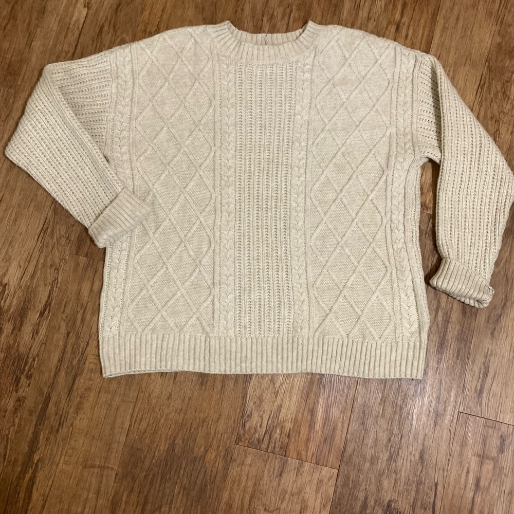 Women’s St. John's Bay Cream Cable Knit Sweater petite large